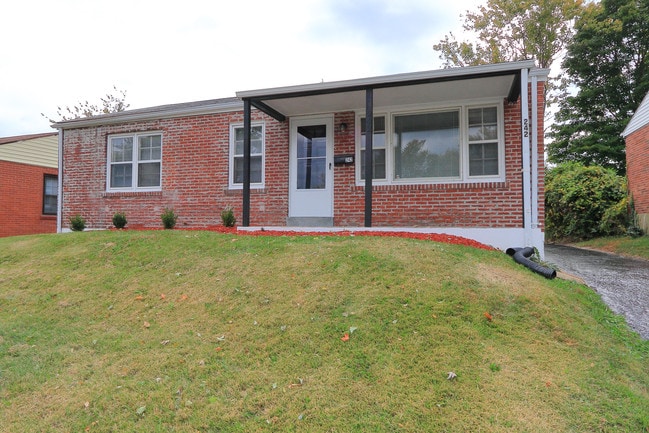 Building Photo - 242 Emerling Dr