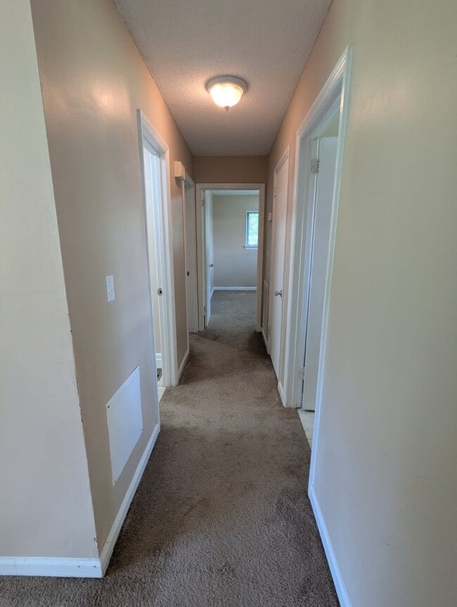 Foto del edificio - 4751 Tessie Ln