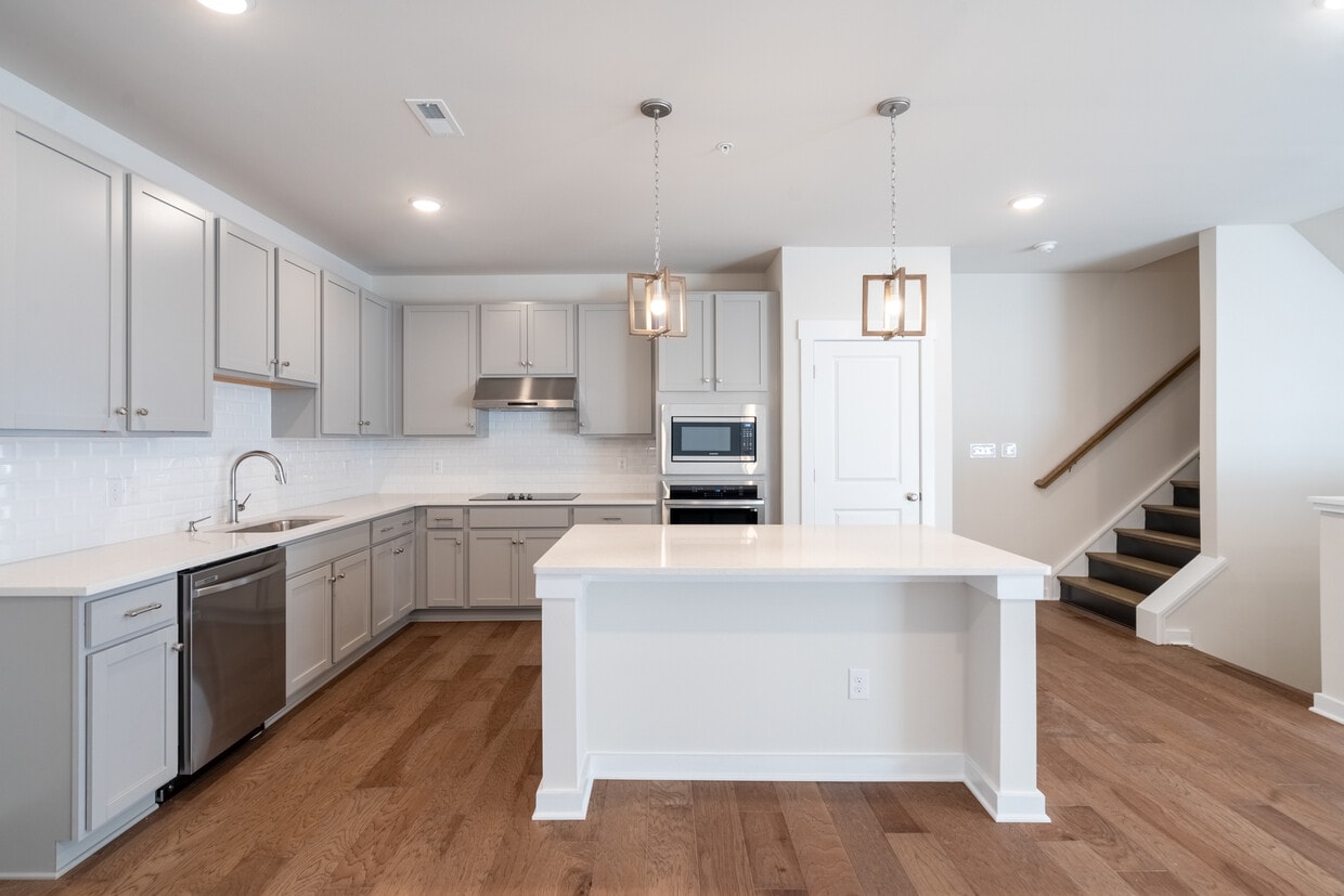 Kitchen - 3446 Carlton St