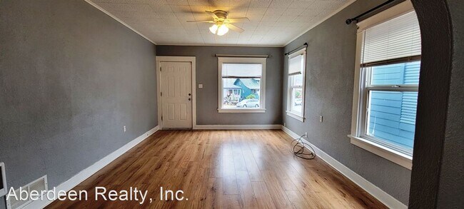 Foto del edificio - 2 br, 1 bath House - 1303 N B Street