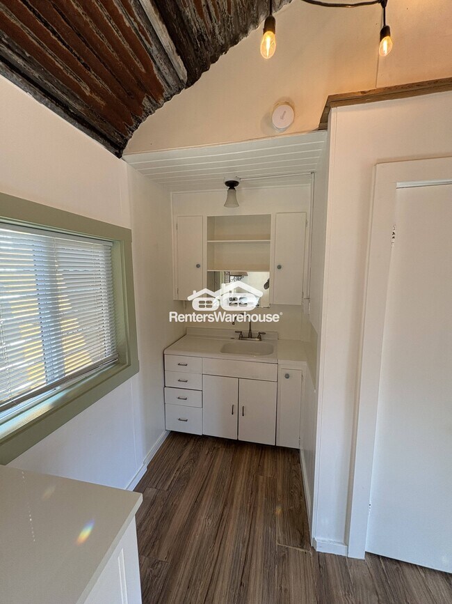 Foto del edificio - 1053 S Southern St