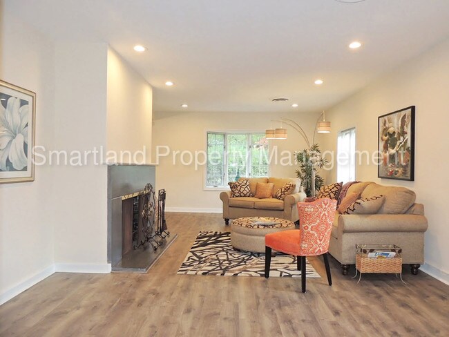Building Photo - 31599 Woodcrest Rd