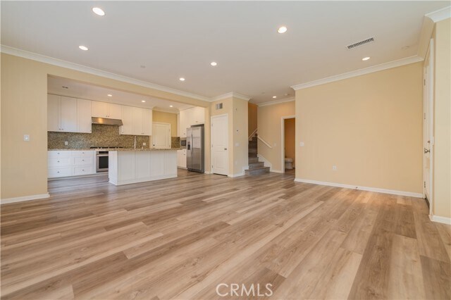 Building Photo - 210 Rodeo