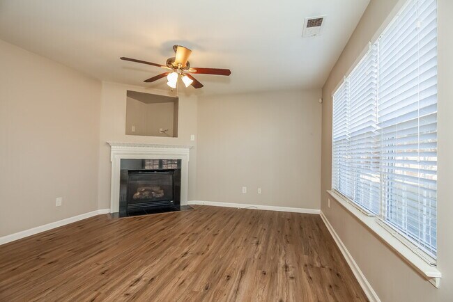 Building Photo - 1405 Braveheart Ln