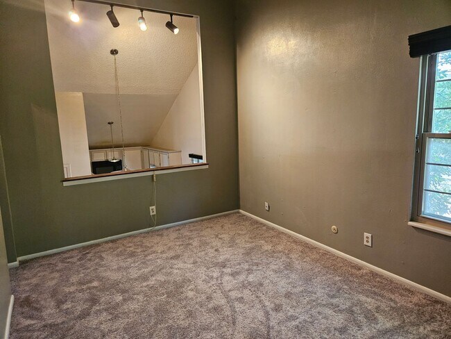 Foto del edificio - 3 BED 2 BATH IN AURORA