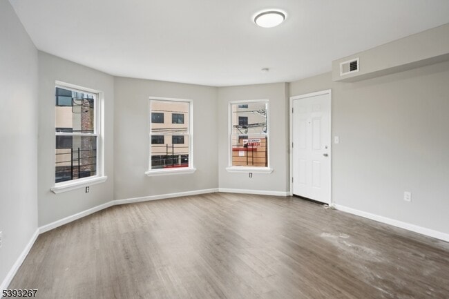 Building Photo - 74 16th Ave