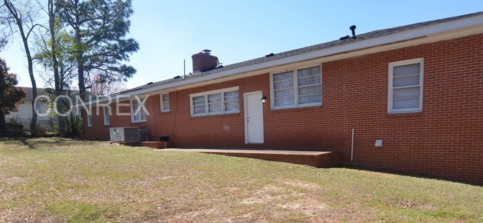 Building Photo - 143 Golden Ave