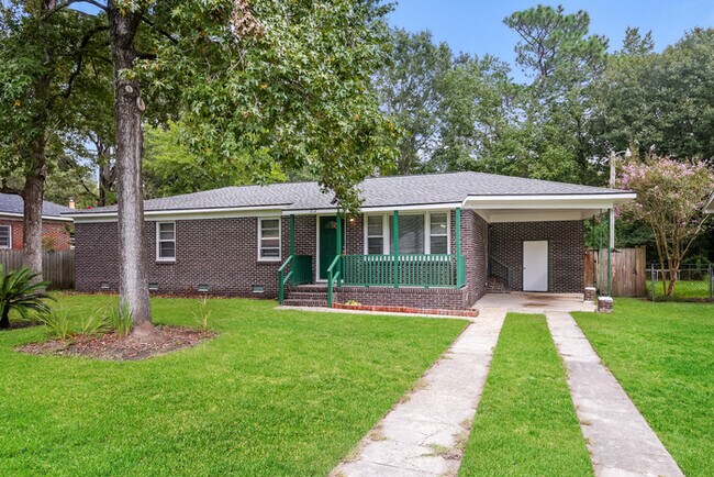 Building Photo - Charming Brick Ranch in Goose Creek, SC