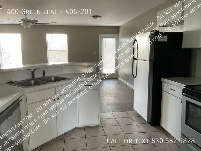 Building Photo - 400 Green Leaf