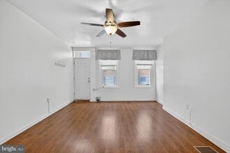 Building Photo - 1551 S Chadwick St