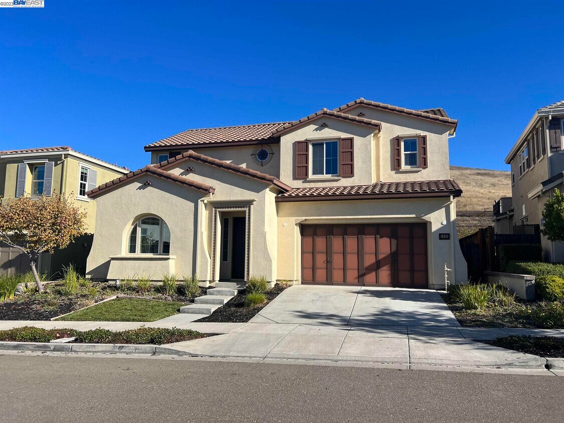 Primary Photo - 1695 N Terracina Dr
