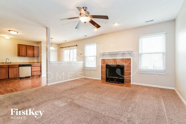 Building Photo - 725 Woodway Ln