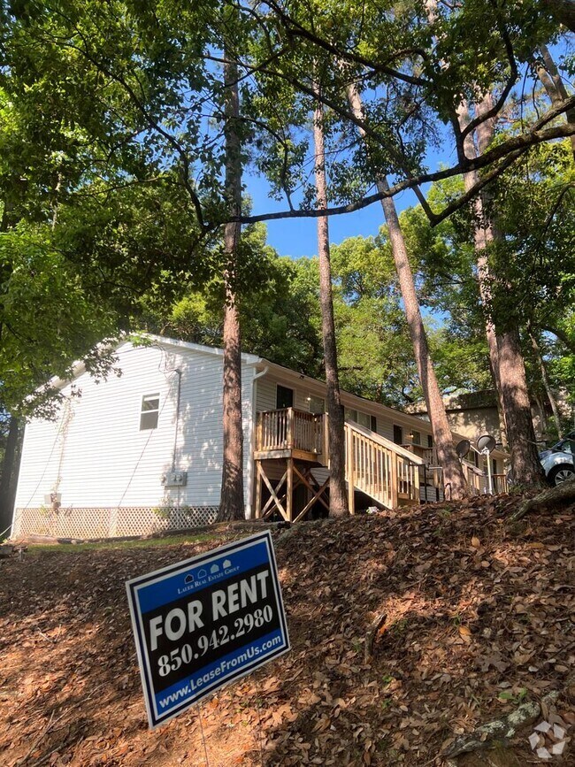Building Photo - 2110 Golf Terrace Dr