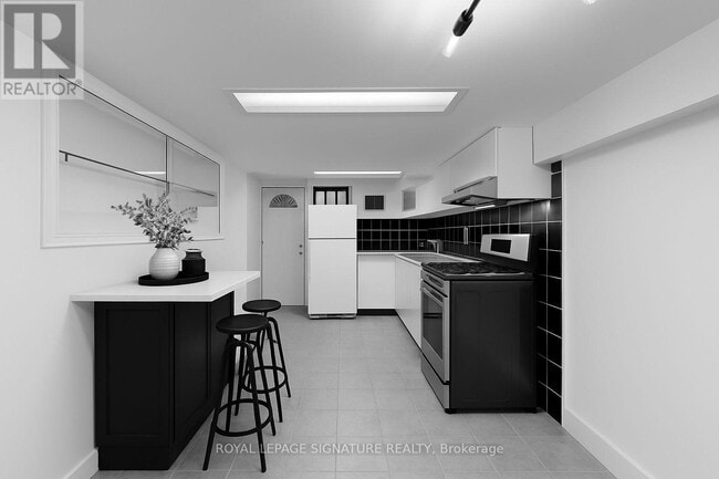 Building Photo - 449 Brock Ave