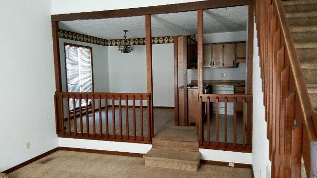Building Photo - 6448 Kelmscot Ct