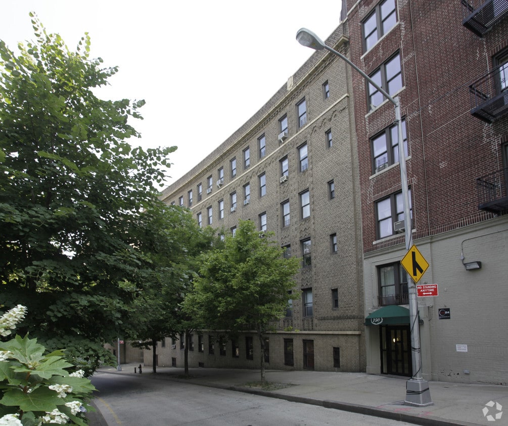 760 Riverside Drive - 760 Riverside Dr