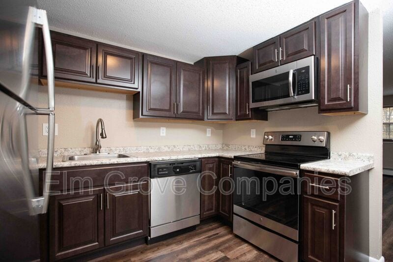 Foto del edificio - 512 W River Rd