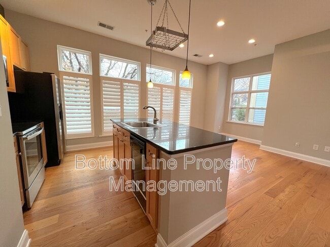 Building Photo - 738 Garden District Dr