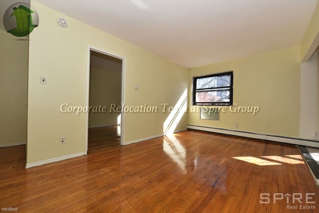 Foto del edificio - 2533 23rd St