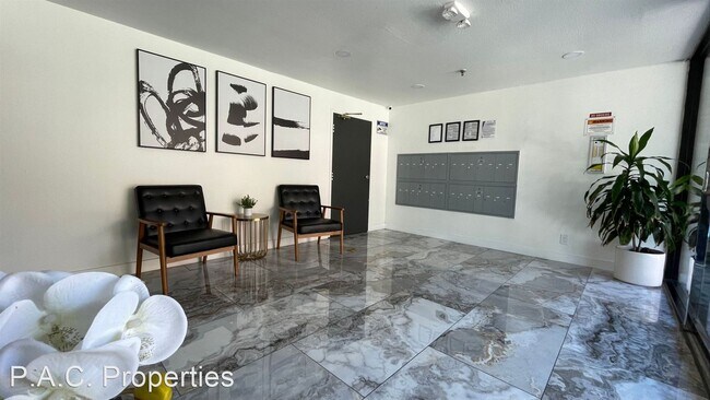Building Photo - Studio, 1 bath Apartment - 3960 Carpenter ...