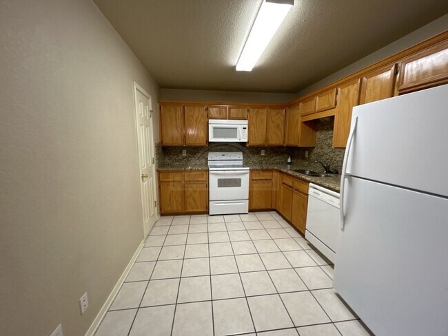 Foto del edificio - 4700 Pennington Ave