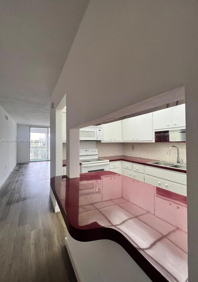 Foto del edificio - 1475 NE 125th Terrace