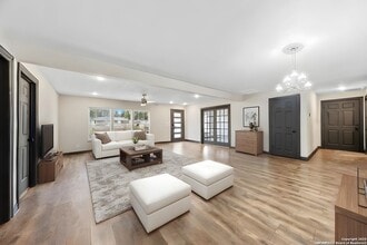 Building Photo - 2643 W Gramercy Pl