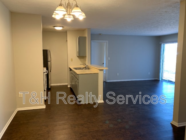 Building Photo - 4371 Village Pkwy Cir W
