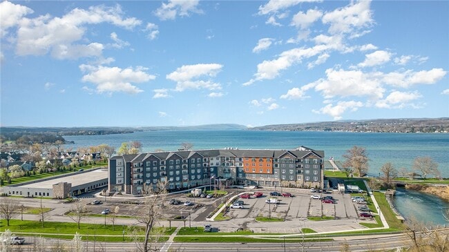 Building Photo - 205 Lakeshore Dr