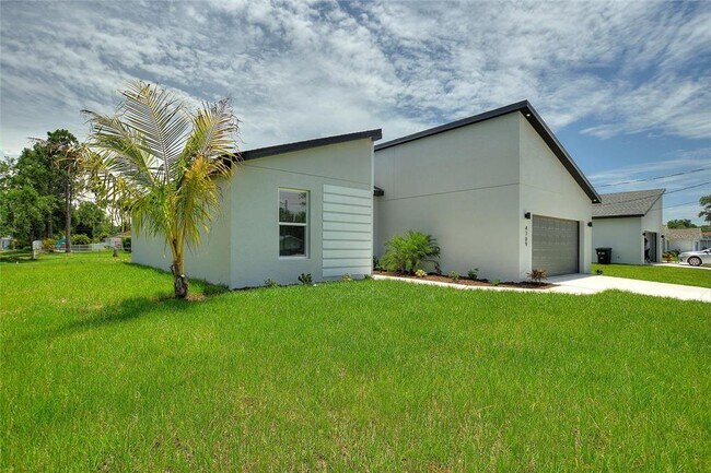 Building Photo - 4709 Flint Dr