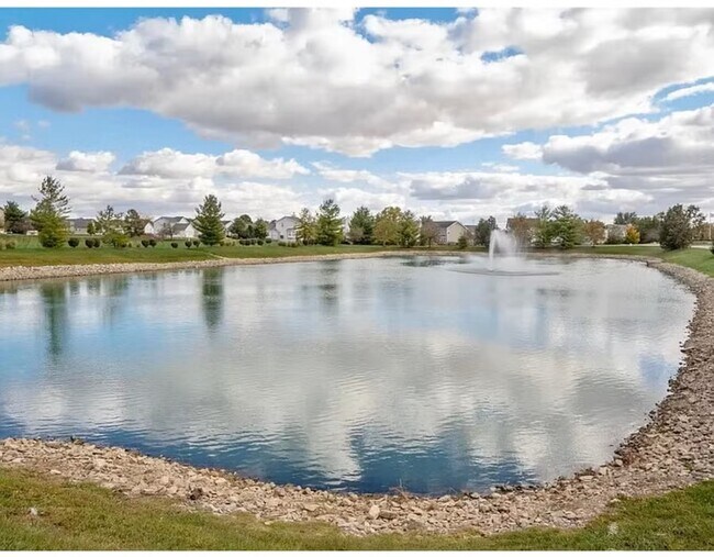 Foto del edificio - 700 Harbor Woods Dr
