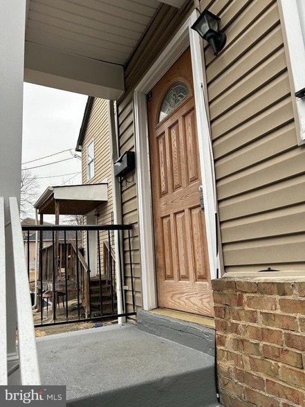 Photo - 5342 James Pl NE House