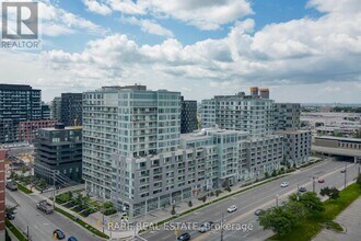 Building Photo - 565 Wilson Ave