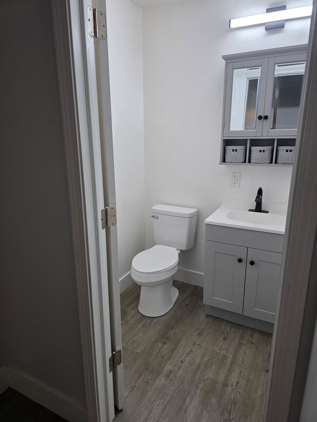 Building Photo - Riverside Apartments - 1 MONTH FREE