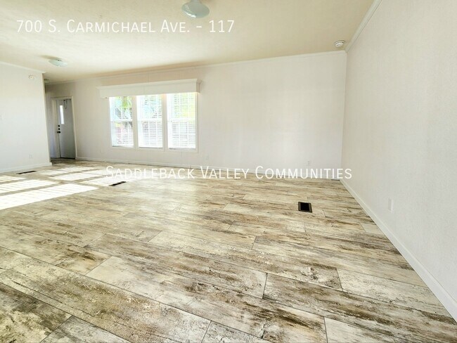 Foto del edificio - 700 S Carmichael Ave
