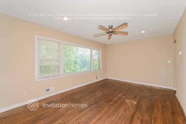 Building Photo - 1814 Flintwood Dr SE