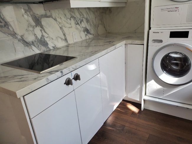 Photo - 3004 Kelton Ave Apartment