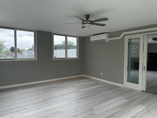 Sunroom/Office - 615 W 9 Mile Rd