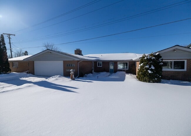 Building Photo - 504 Burgess Dr