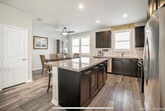 Building Photo - 516 Shorebird Way