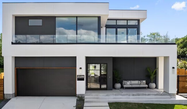 Foto del edificio - 2109 Barton Hills Dr