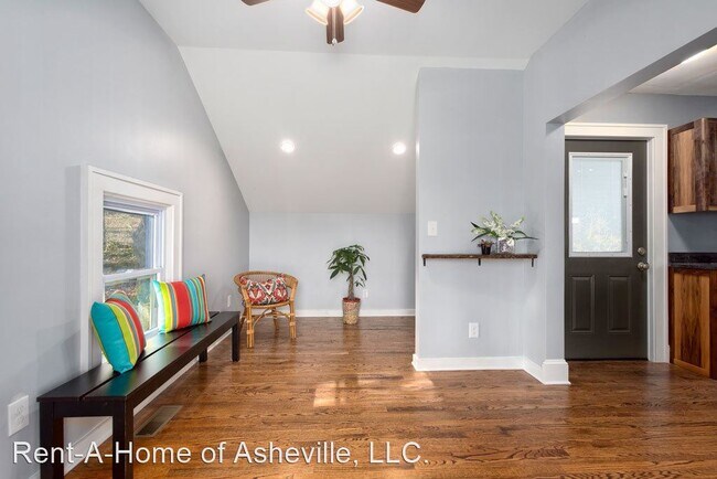 Foto del edificio - 3 br, 1.5 bath House - 20 Bell Road