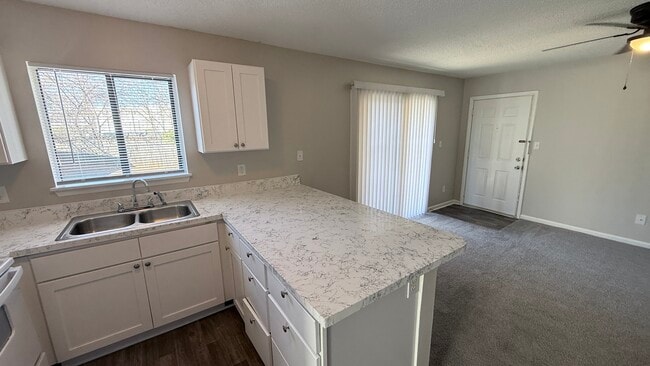 Kitchen With Breakfast Bar - Nottingham