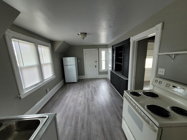 Building Photo - 4168A N 92nd St