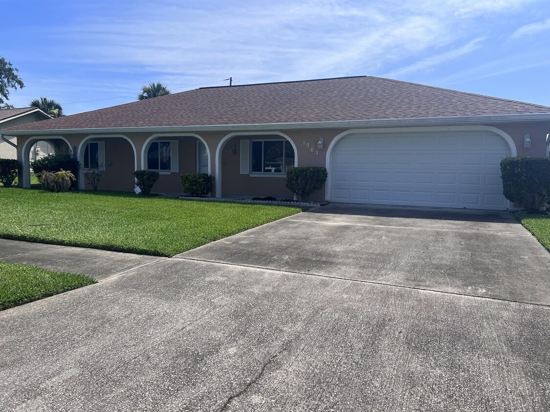 Primary Photo - 1983 Menger Cir