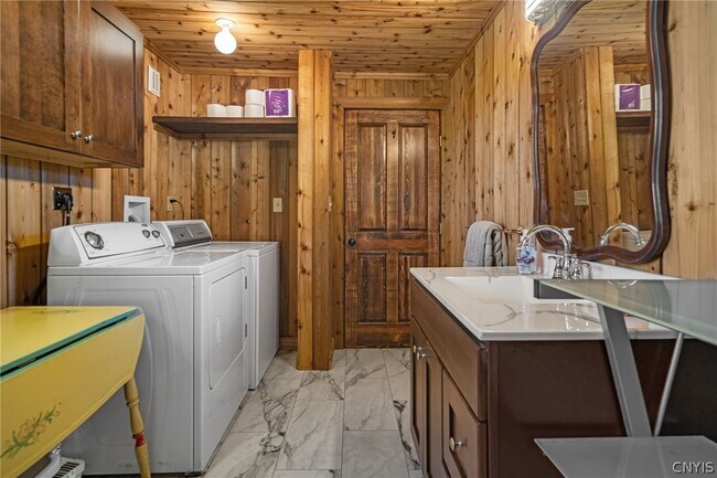 Foto del edificio - 1818 Benson Rd