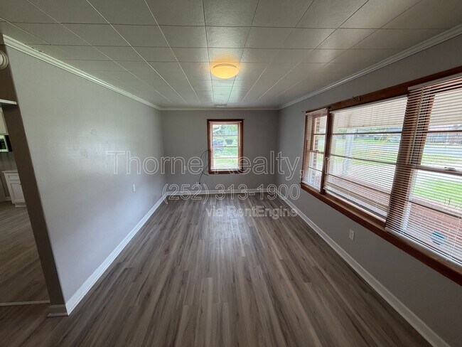 Foto del edificio - 1730 W Wilson St