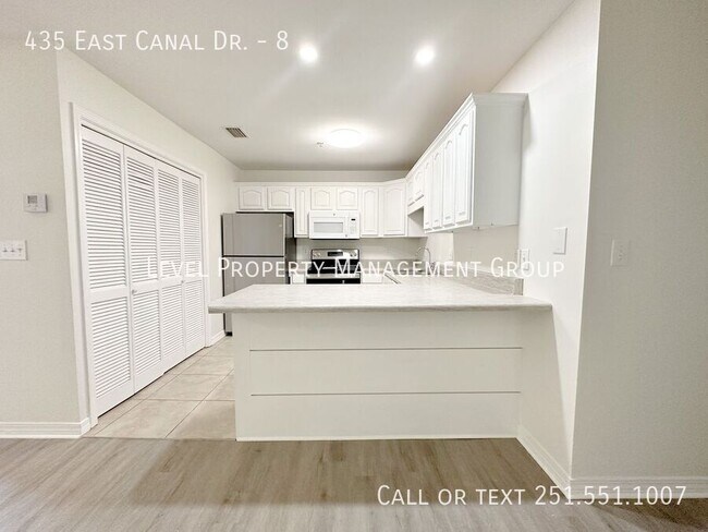 Foto del edificio - 435 E Canal Dr
