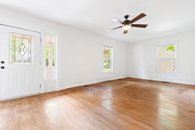 Building Photo - A charming Historic home in the heart of d...