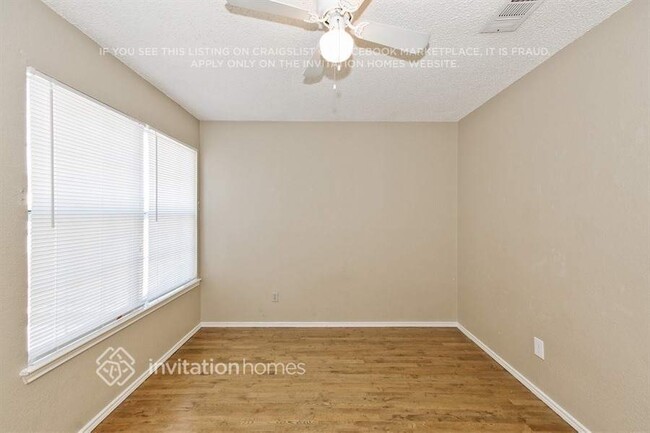 Building Photo - 1174 Lombard Ln
